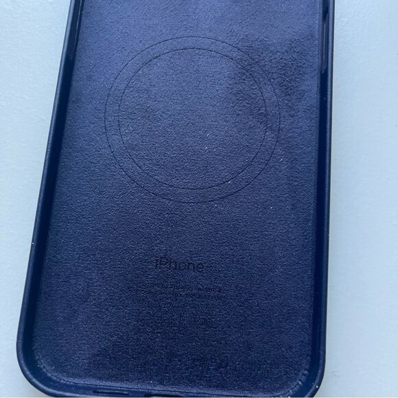 Apple Leather Case with MagSafe for iPhone 14 Plus - Navy NWT - Picture 5 of 5